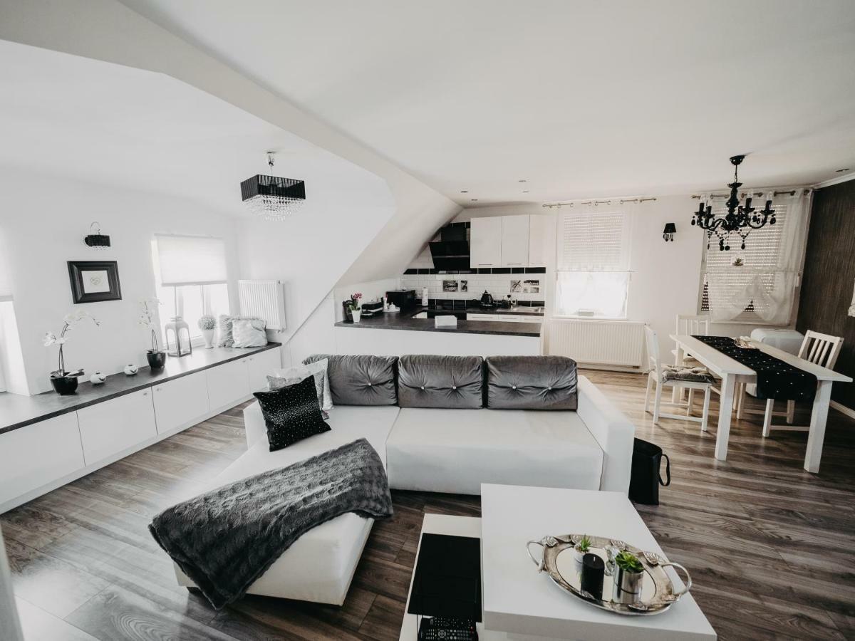 Apartament Rynek Pniewy Pniewy  Kültér fotó